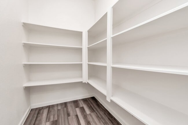 Building Photo - 7803 Carrotwood Ct