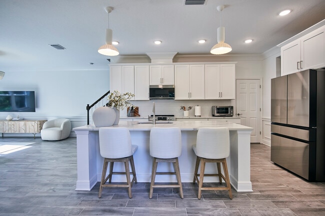 Building Photo - 4028 Via Sienna Cir