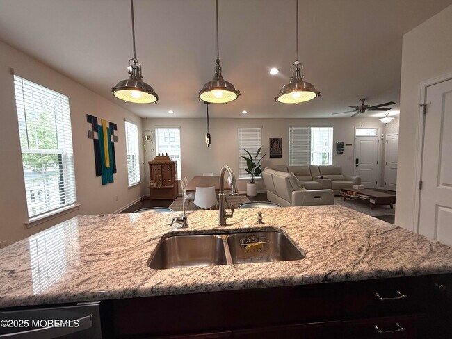 Building Photo - 2 Wisteria Ct