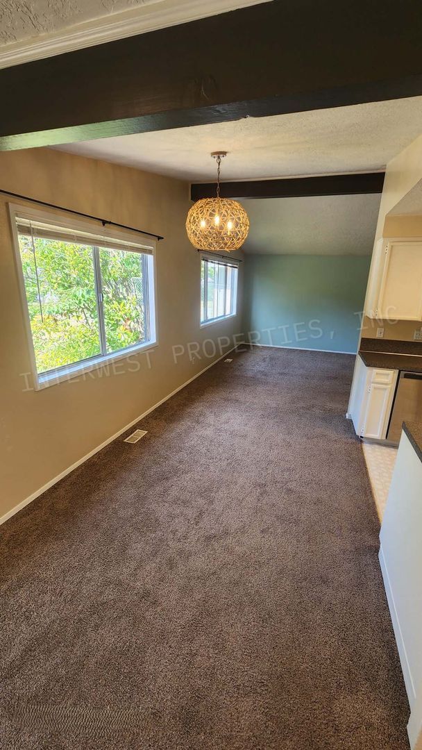 Building Photo - 3 bd 2 ba Ranch Style Beaverton Home with W/D in Unit, 2 Car Garage and Large Fenced Yard!