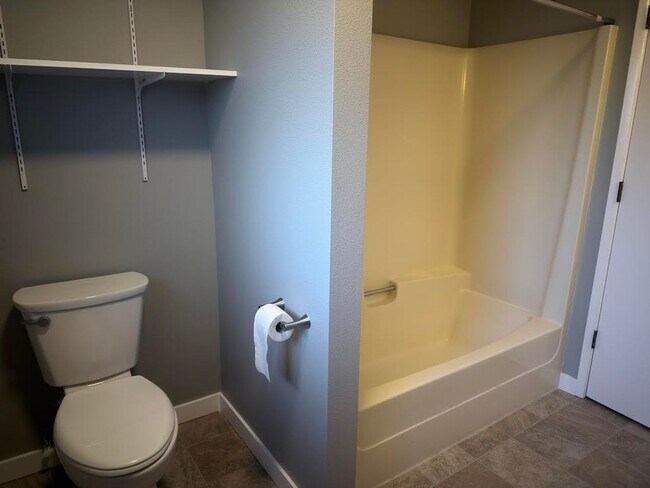 Building Photo - hune01