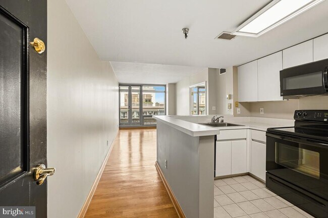 Building Photo - 801 Pennsylvania Ave NW