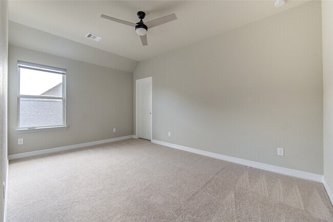 Building Photo - 28918 Woods Rose Ct