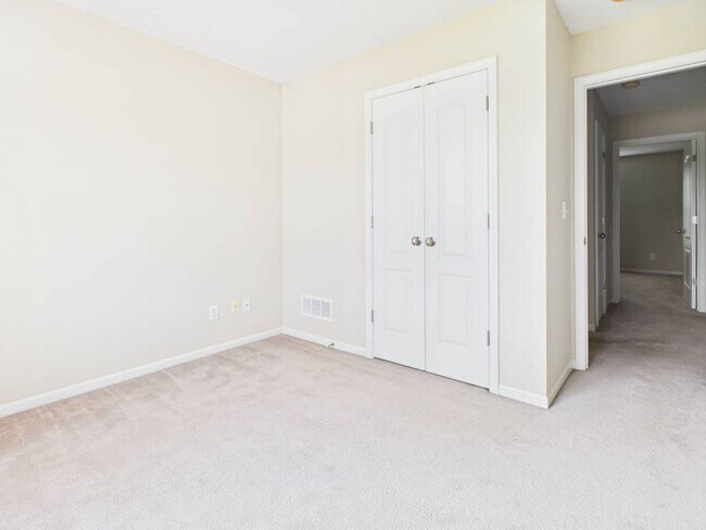 Building Photo - 703 Iron Horse Dr