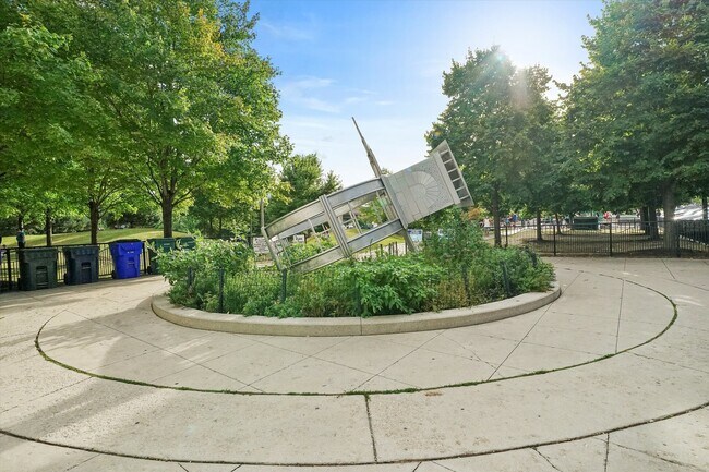 Building Photo - 700 N Larrabee St