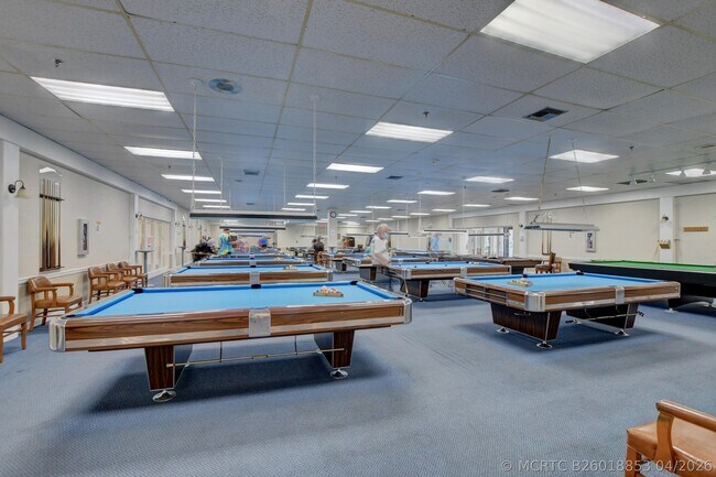 Building Photo - 72 Newport D