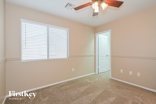 Building Photo - 12841 N Fox Hollow Dr