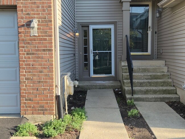 Building Photo - 1015 Woodview Ct
