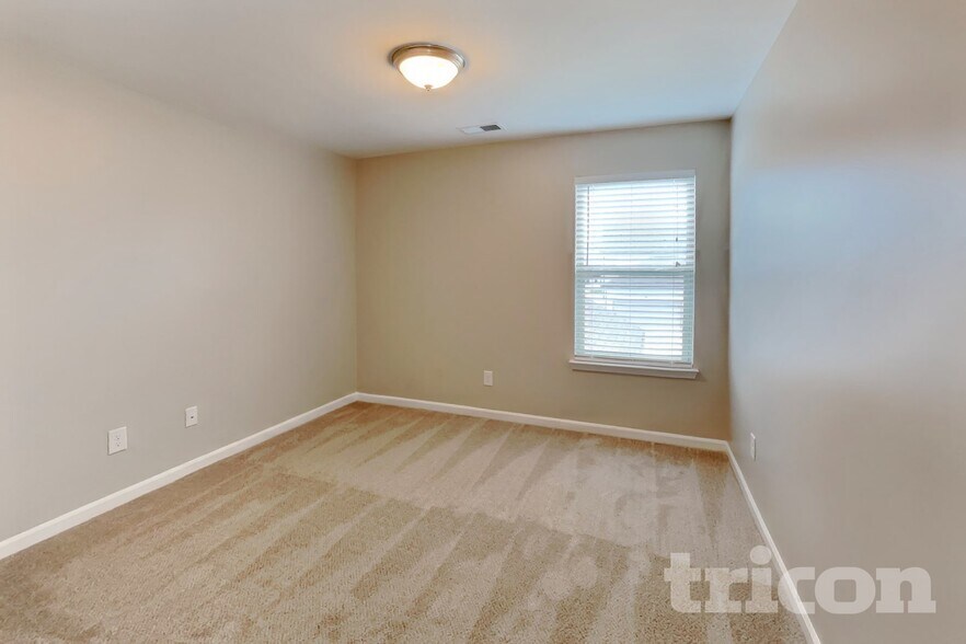 Building Photo - 2153 Cason Ln
