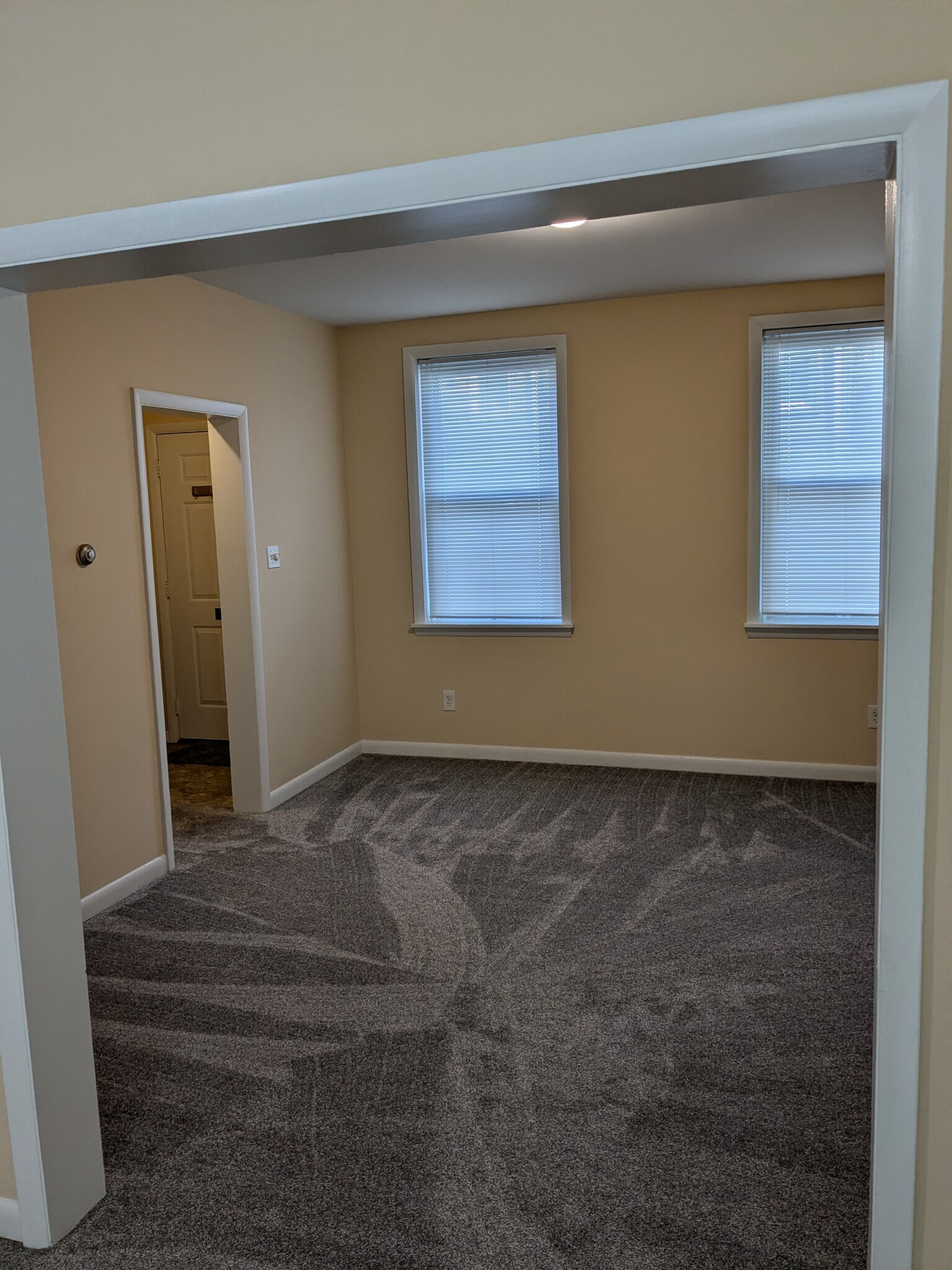 Building Photo - 535 Saint Joseph St
