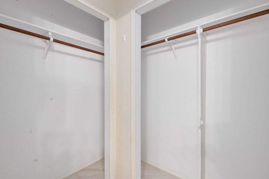 Building Photo - 738 Rosalie Way