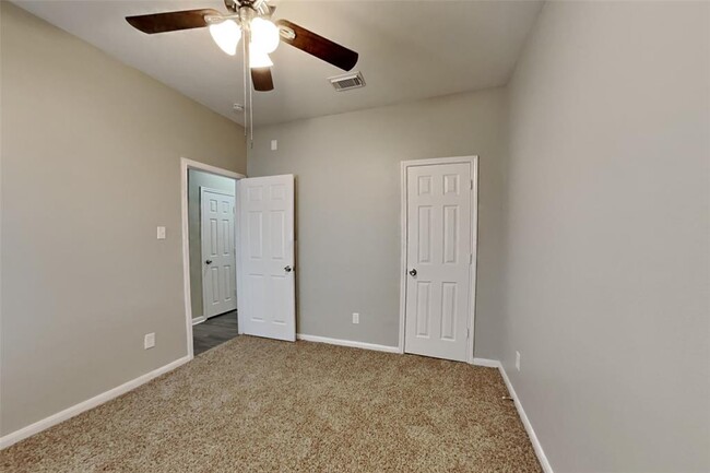 Building Photo - 21634 Falvel Lake Dr