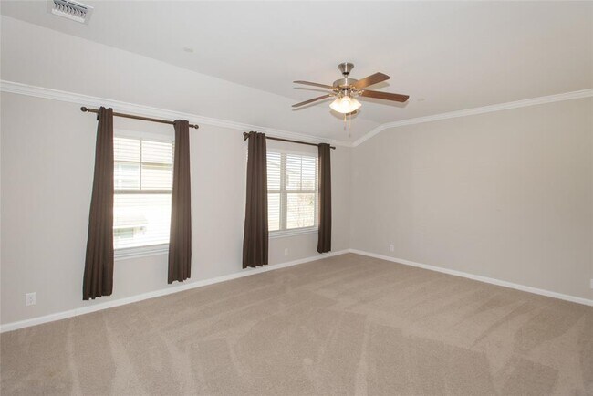 Building Photo - 1620 Bryant Dr
