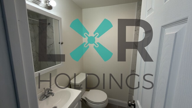 Building Photo - 318 White Ave