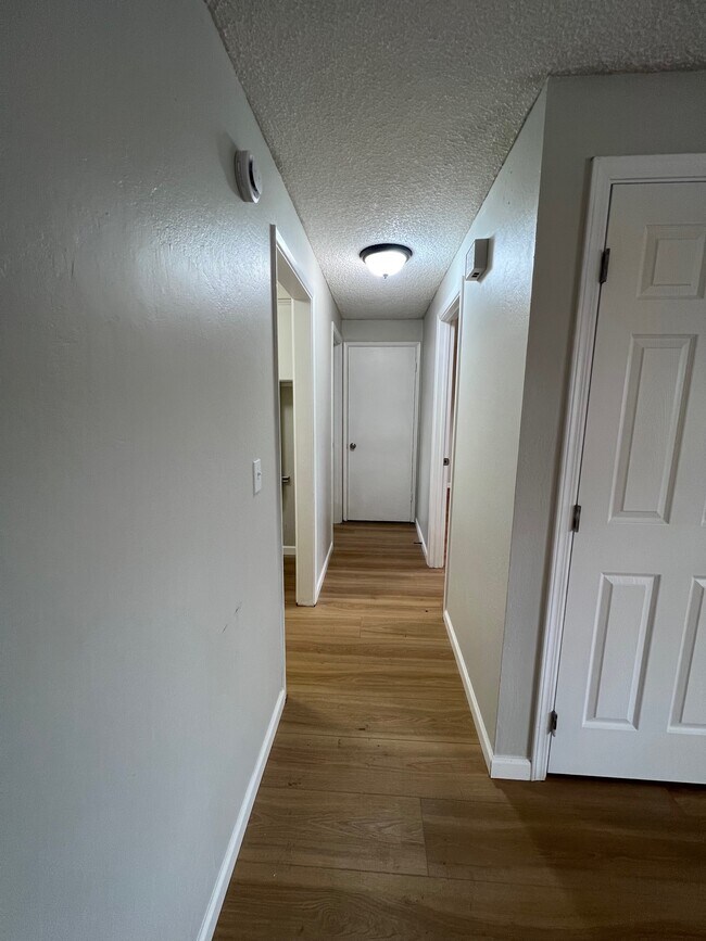 Building Photo - 3100 Juanipero Way