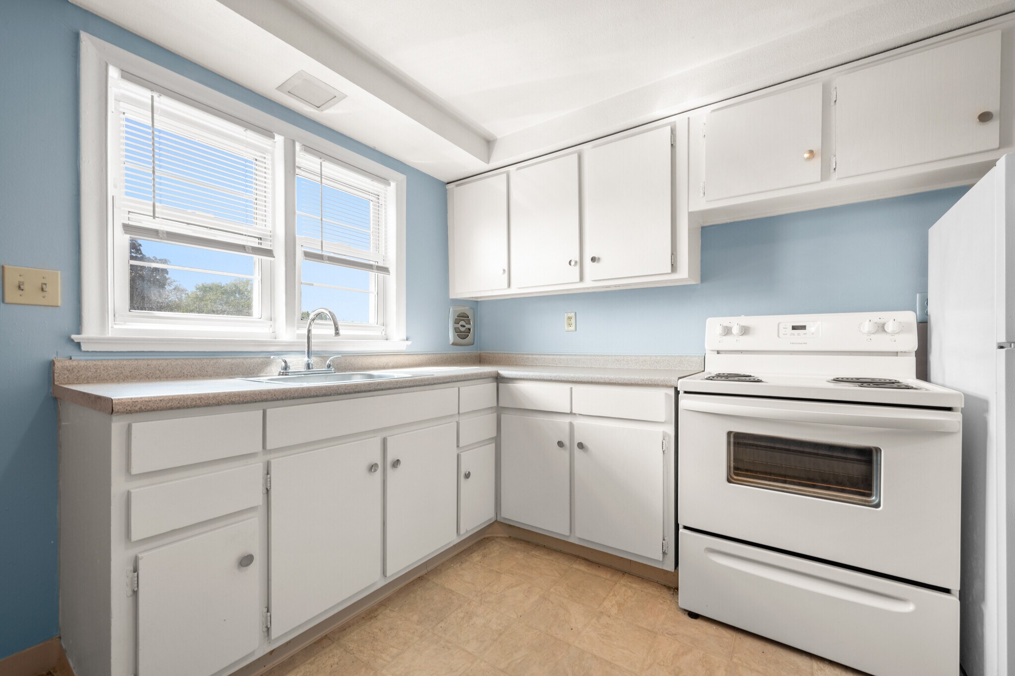 Building Photo - 324 Park Ave