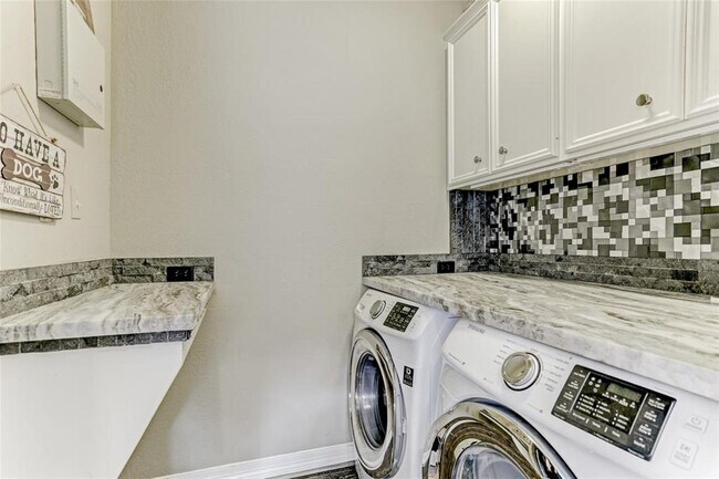 Building Photo - 1706 Country Squire Dr