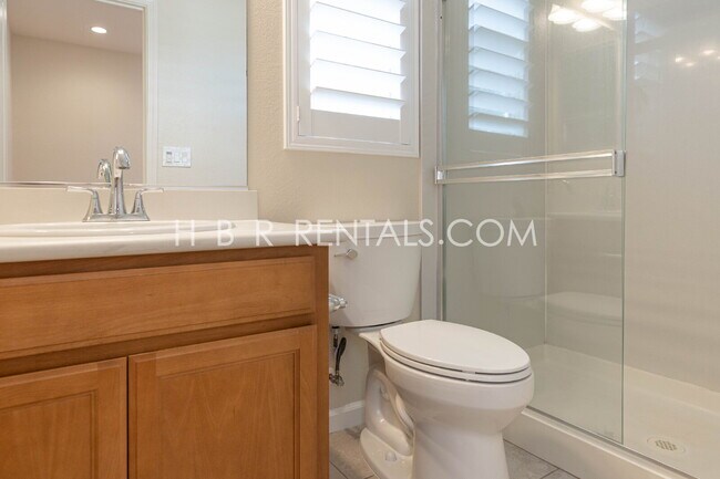 Building Photo - Questa Village - Mountain House- Spacious & Stylish 5-Bedroom Retreat in Mountain House – 3.5 Bat...