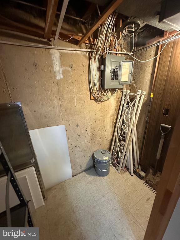 Building Photo - 12032 Millbrook Rd