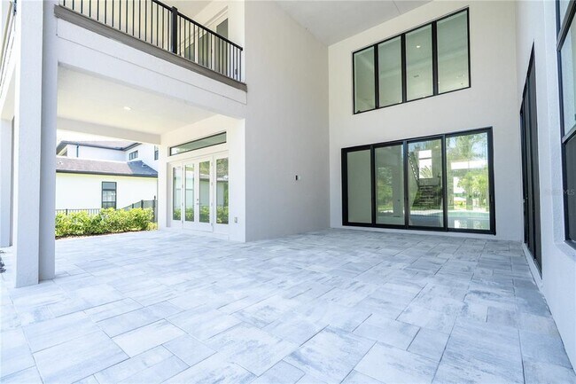 Building Photo - 16044 Pendio Dr