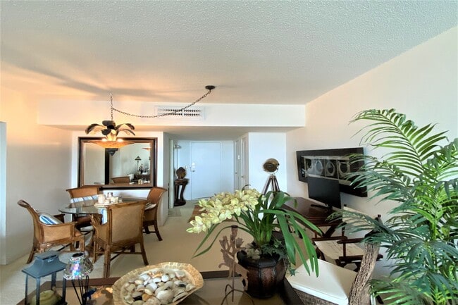 Building Photo - 3450 S Ocean Blvd