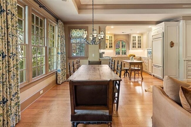 Building Photo - 5000 Long Island Dr