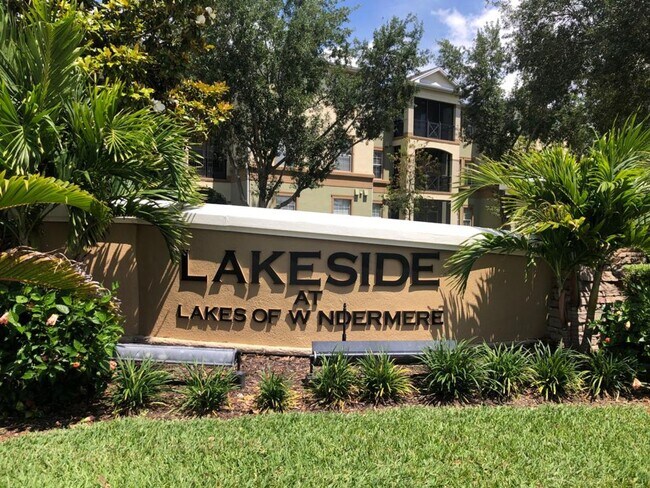 Building Photo - Lakeside at Lakes of Windermere