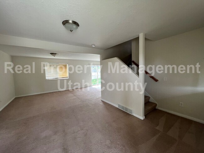Building Photo - Pet Friendly Home with Fully fenced back yard