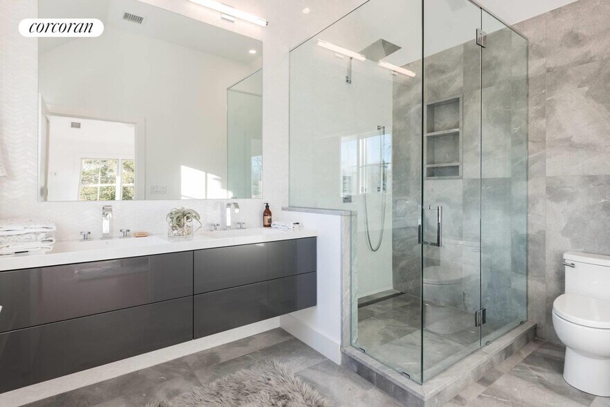 Building Photo - 97 Dayton Ln