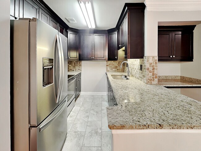 Building Photo - 3201 Lenox Rd NE