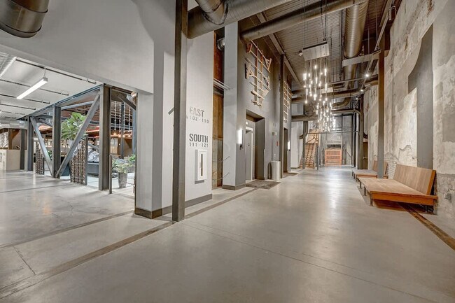 Building Photo - 1011 W Juneau Ave