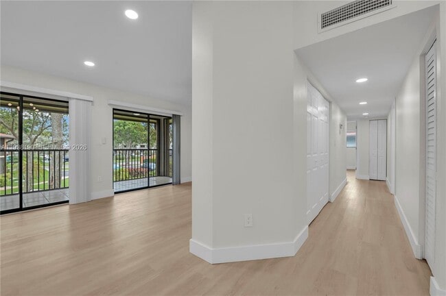 Building Photo - 10959 W Clairmont Cir