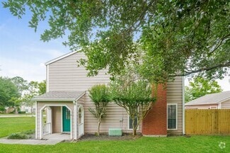 Building Photo - 17263 Saturn Ln