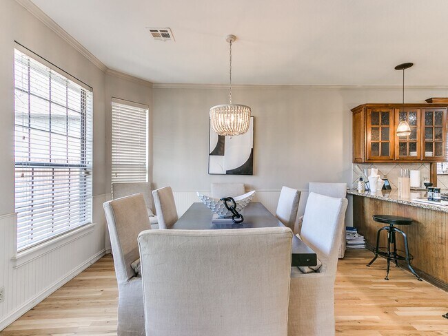 Building Photo - Gorgeous 2 Story Home In Bixby Schools!
