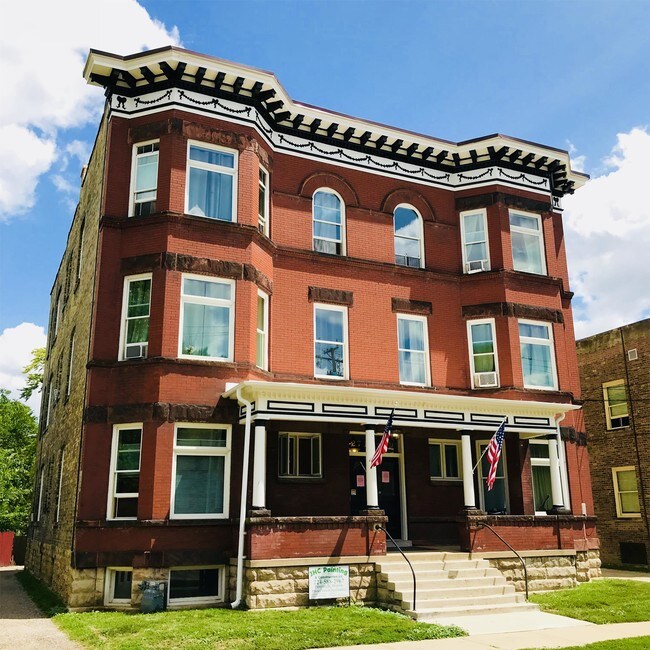Building Photo - 271 Douglas Ave