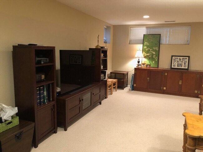 Basement/Rec Room - 1604 W Edgewater Ave