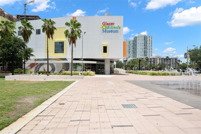 Building Photo - 777 N Ashley Dr