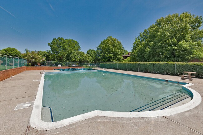 Building Photo - 102-4 Turtle Creek Road