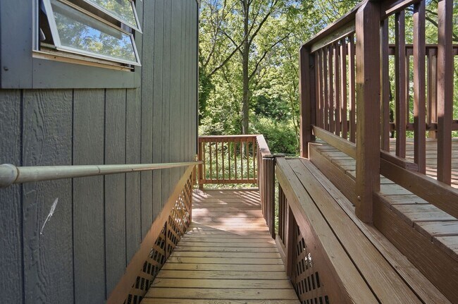 Building Photo - Three Bedroom Home with Great Outdoor Entertainment Space!