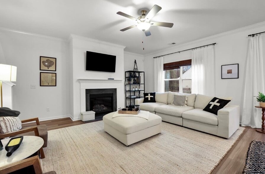 Living room - 258 Ridley Hill Ln