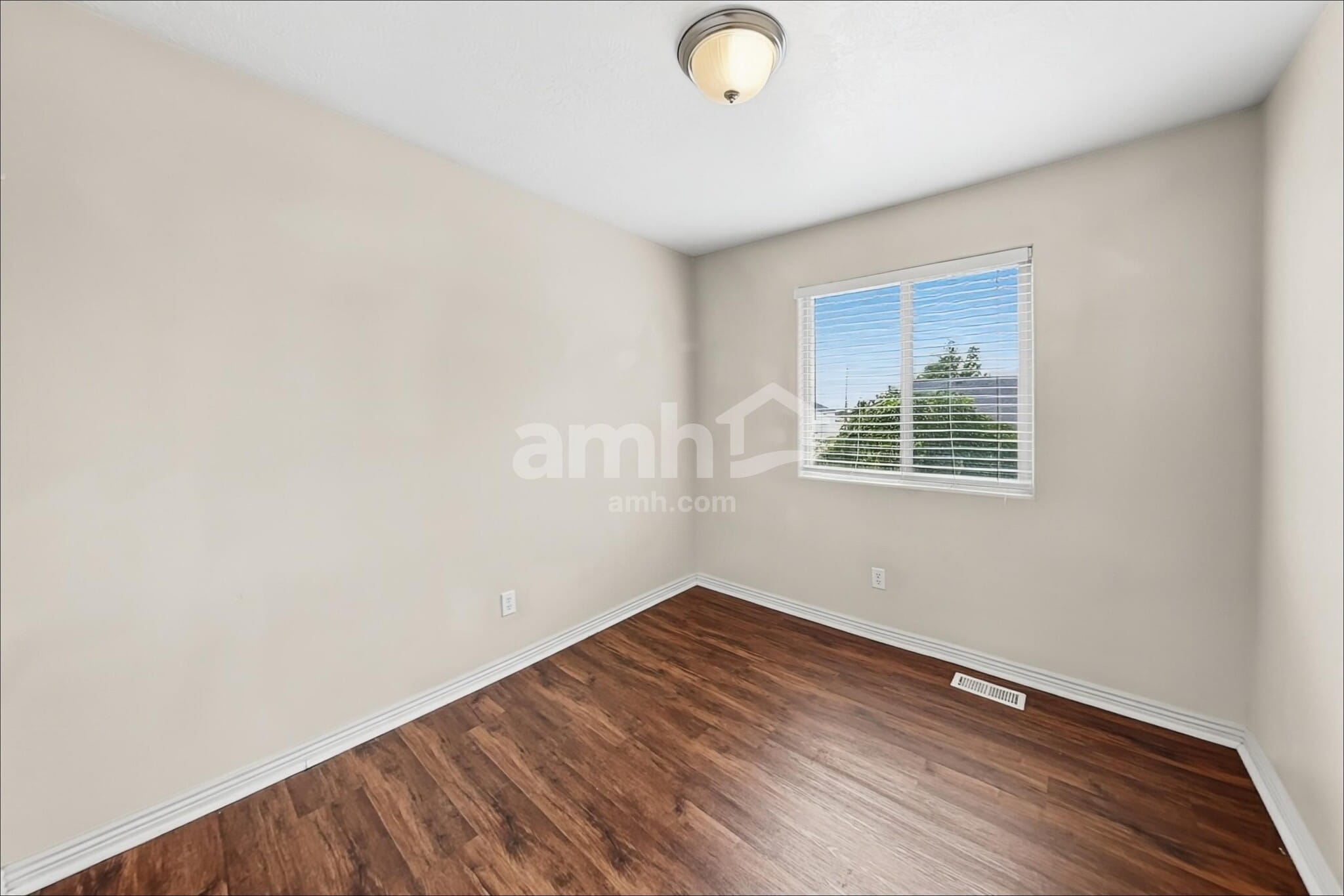 Building Photo - 2530 Cimmaron Dr