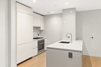 Building Photo - 133 Seaport Blvd