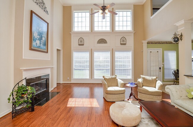 Building Photo - 7934 Woodcrest Ct