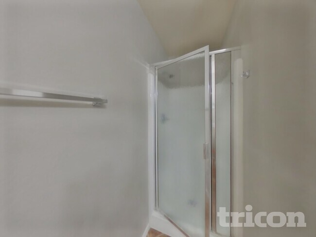 Building Photo - 6642 E Northridge St