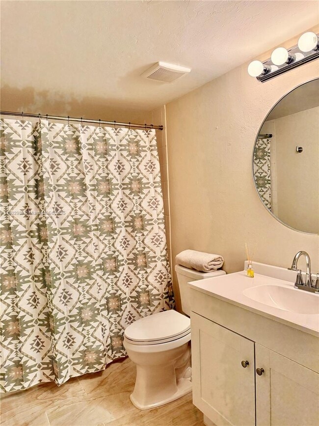 Building Photo - 1761 Four Mile Cove Pkwy