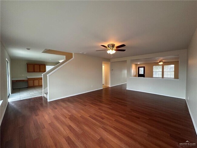 Building Photo - 19 Briarwood Dr