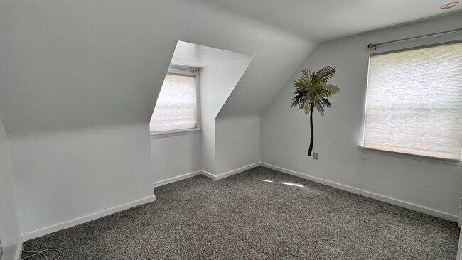 Building Photo - 119 Highview Dr