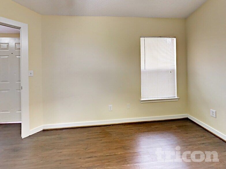 Building Photo - 3247 Jorns St