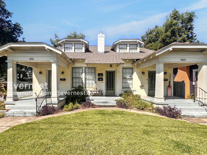 Building Photo - 803 Willow St