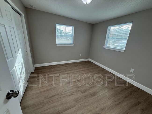 Building Photo - 39 N Ortman Dr